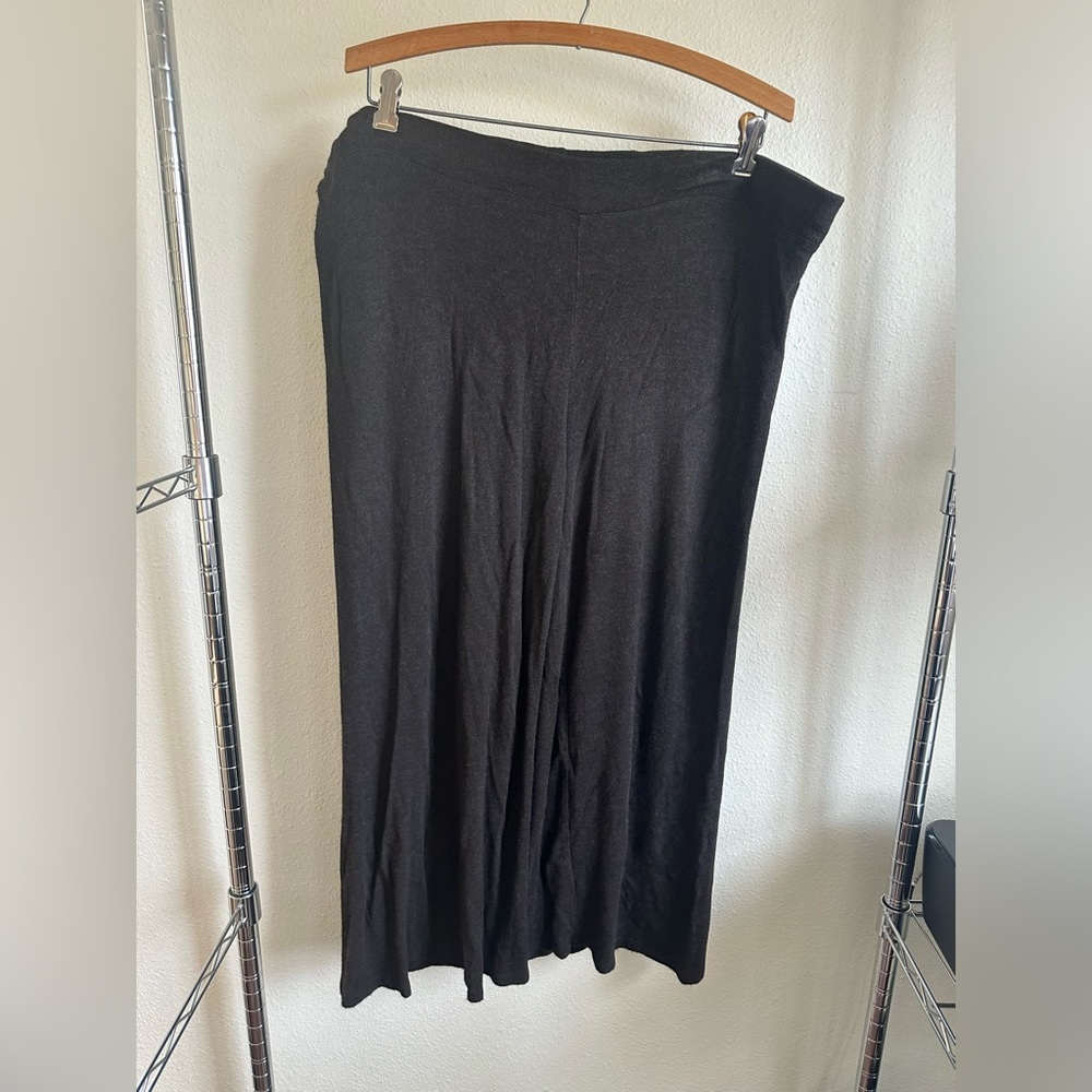 EILEEN FISHER DARK BROWN Wide Leg  Capri Pants.